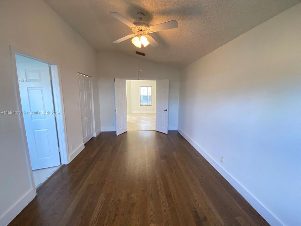 For Rent: $3,100 (3 beds, 2 baths, 1341 Square Feet)