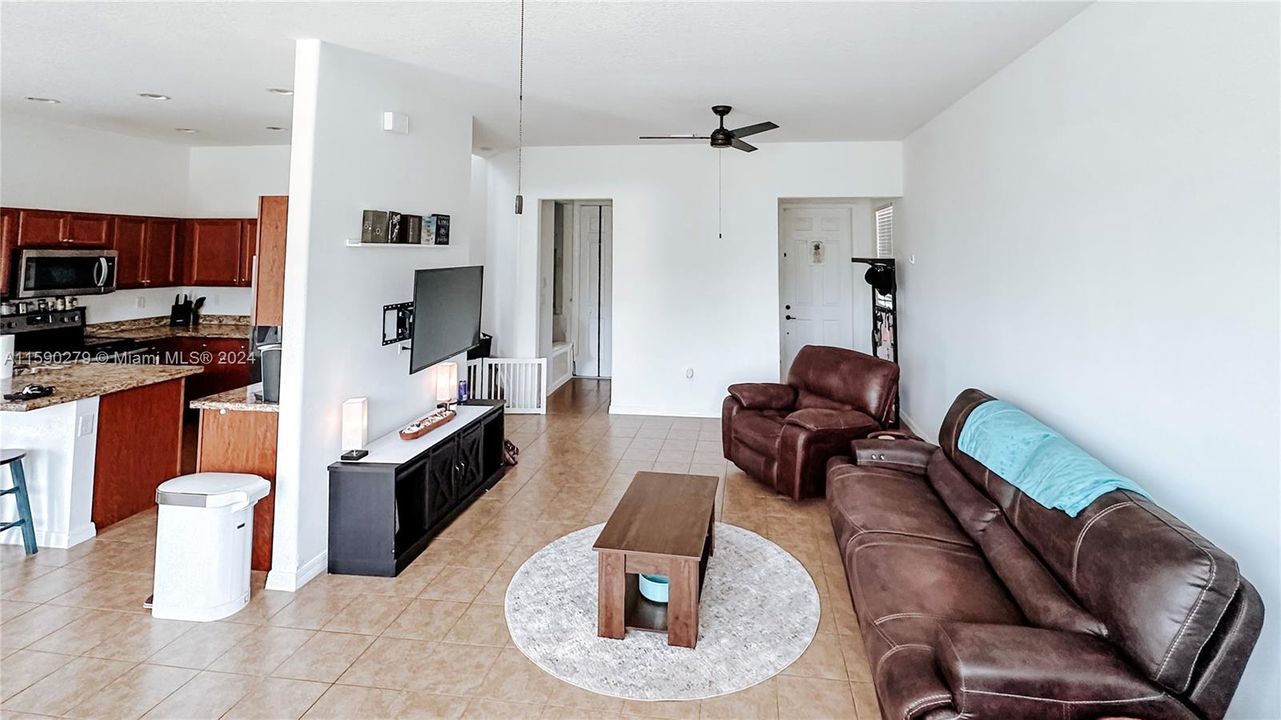 For Sale: $379,999 (3 beds, 2 baths, 1810 Square Feet)