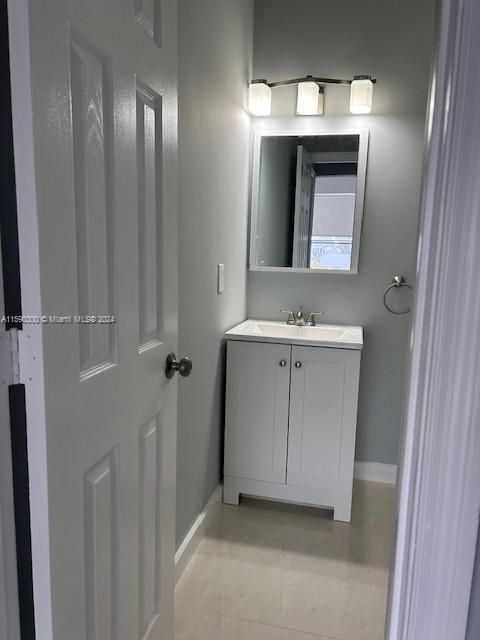 Recently Rented: $1,950 (1 beds, 1 baths, 390 Square Feet)