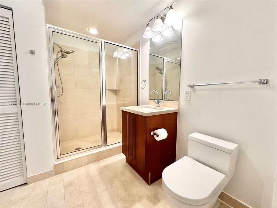 最近租的: $2,900 (1 贝兹, 1 浴室, 707 平方英尺)