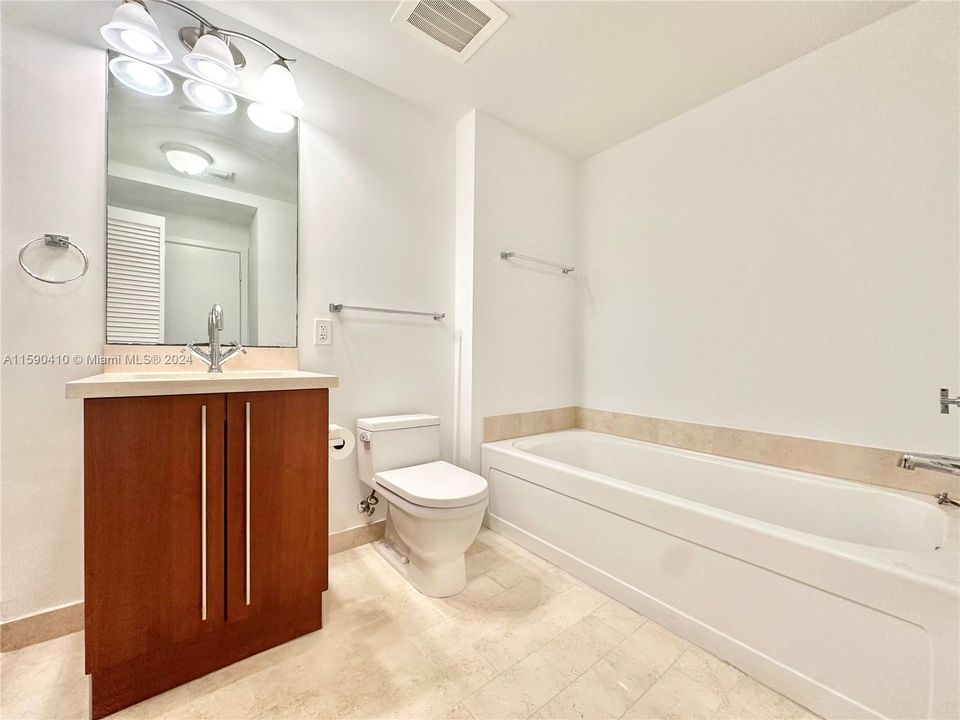 Недавно арендовано: $2,900 (1 спален, 1 ванн, 707 Квадратных фут)