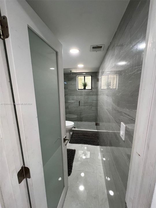 En Venta: $350,000 (2 camas, 2 baños, 1030 Pies cuadrados)