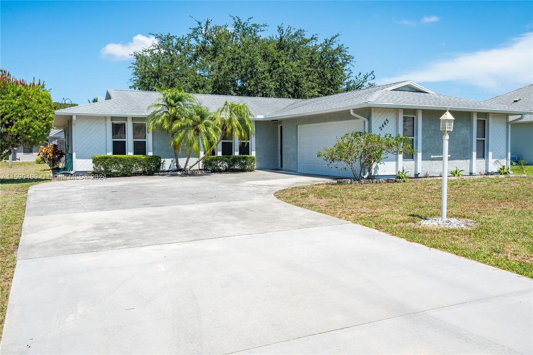 Active With Contract: $345,000 (3 beds, 2 baths, 1426 Square Feet)