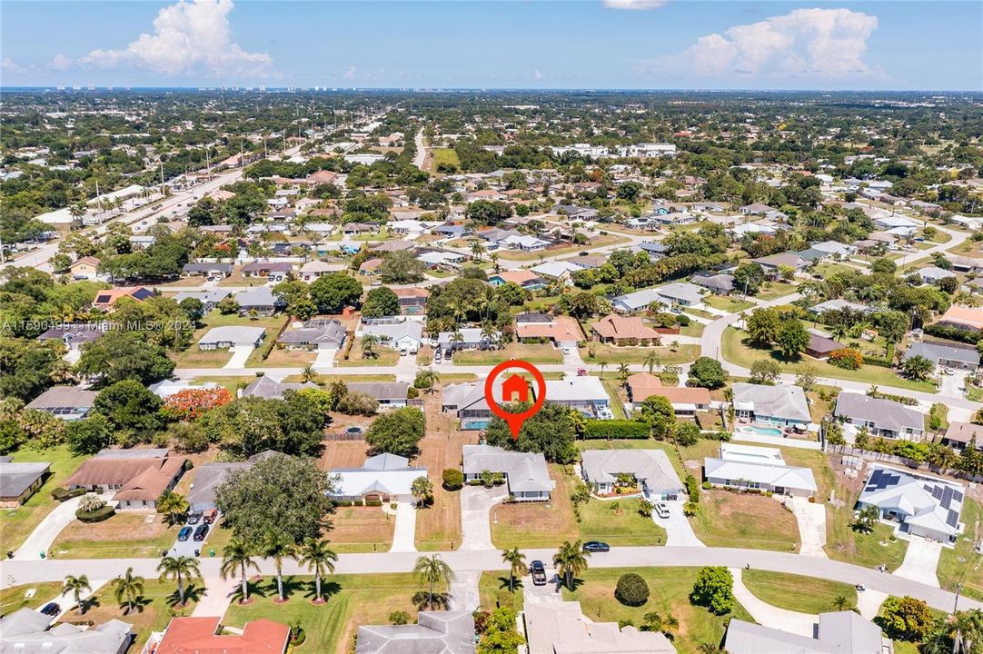 Active With Contract: $345,000 (3 beds, 2 baths, 1426 Square Feet)