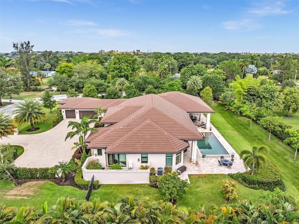 Recently Sold: $2,850,000 (4 beds, 4 baths, 4484 Square Feet)