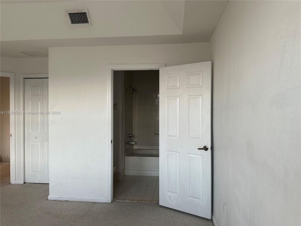 For Rent: $2,750 (3 beds, 2 baths, 1385 Square Feet)