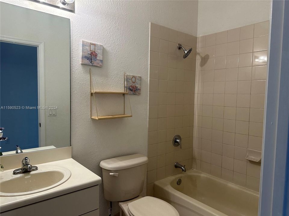 出租: $2,750 (3 贝兹, 2 浴室, 1385 平方英尺)
