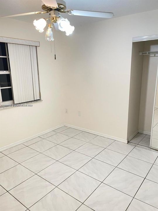 Active With Contract: $2,700 (3 beds, 1 baths, 1250 Square Feet)