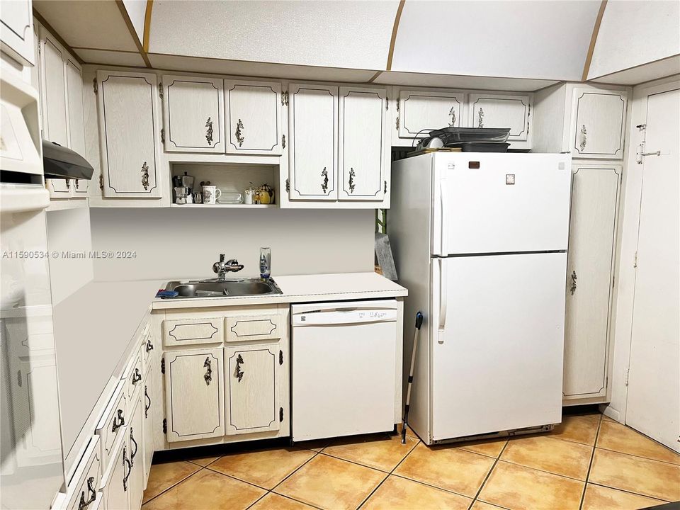For Sale: $380,000 (2 beds, 2 baths, 1192 Square Feet)