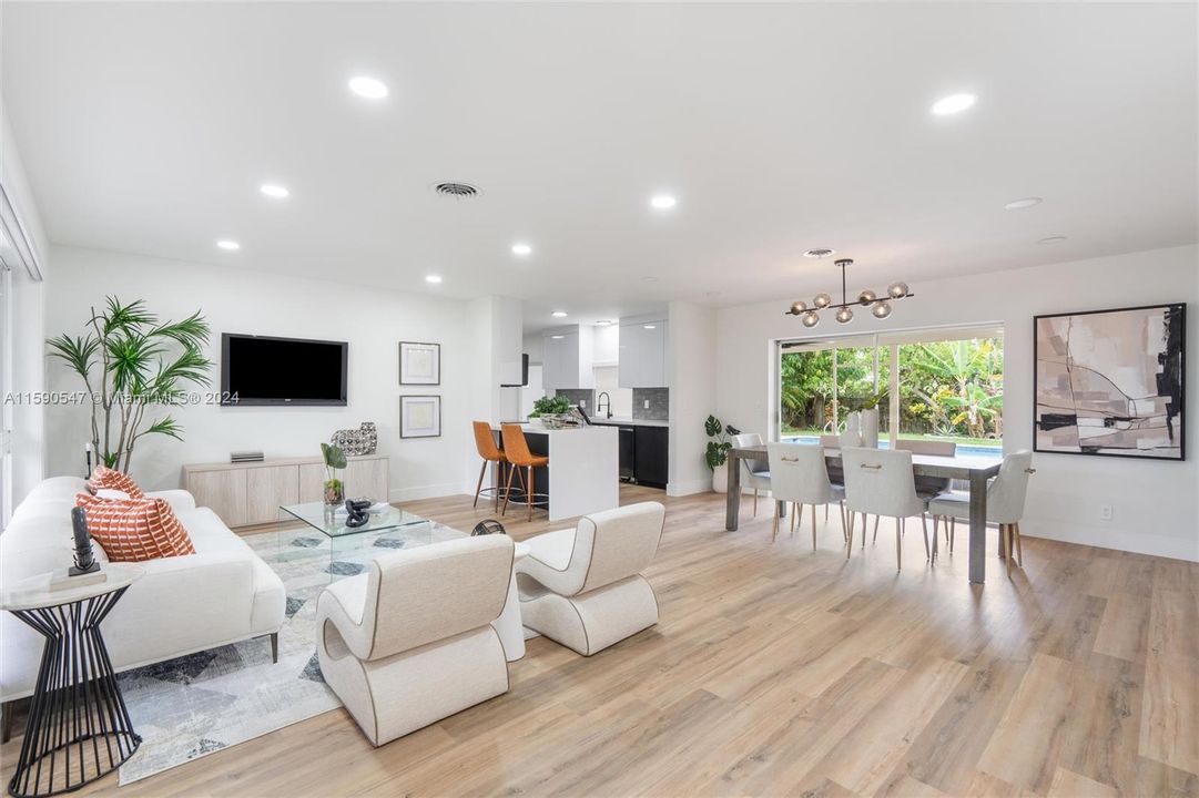Active With Contract: $785,000 (4 beds, 2 baths, 1659 Square Feet)