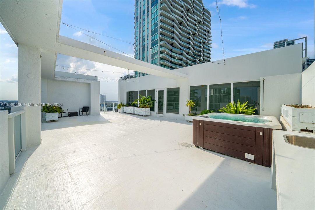 Activo con contrato: $1,339,000 (3 camas, 2 baños, 1392 Pies cuadrados)