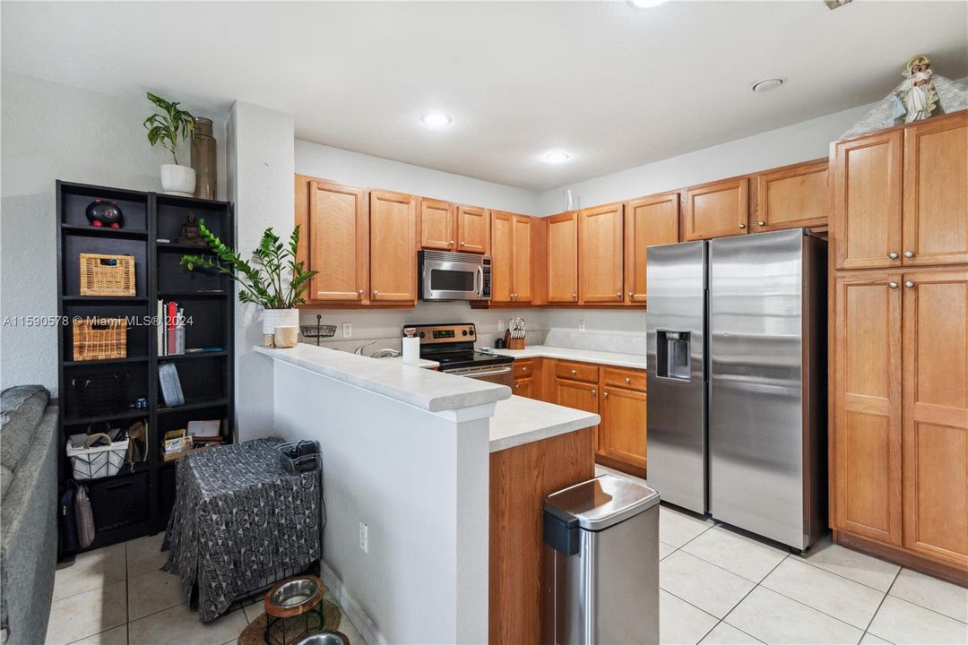 Active With Contract: $449,000 (3 beds, 2 baths, 1674 Square Feet)