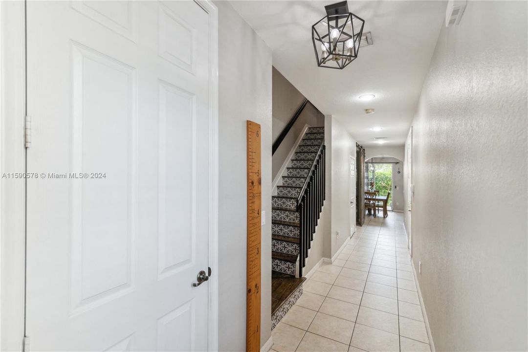 Active With Contract: $449,000 (3 beds, 2 baths, 1674 Square Feet)