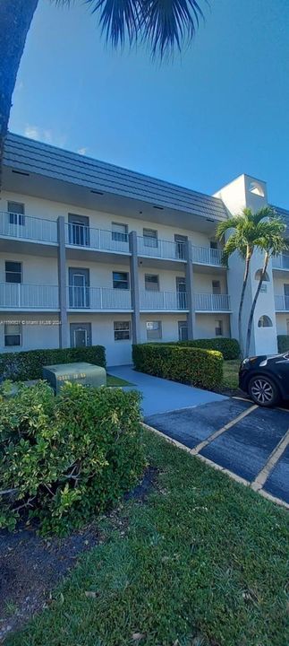 Active With Contract: $1,450 (1 beds, 1 baths, 640 Square Feet)