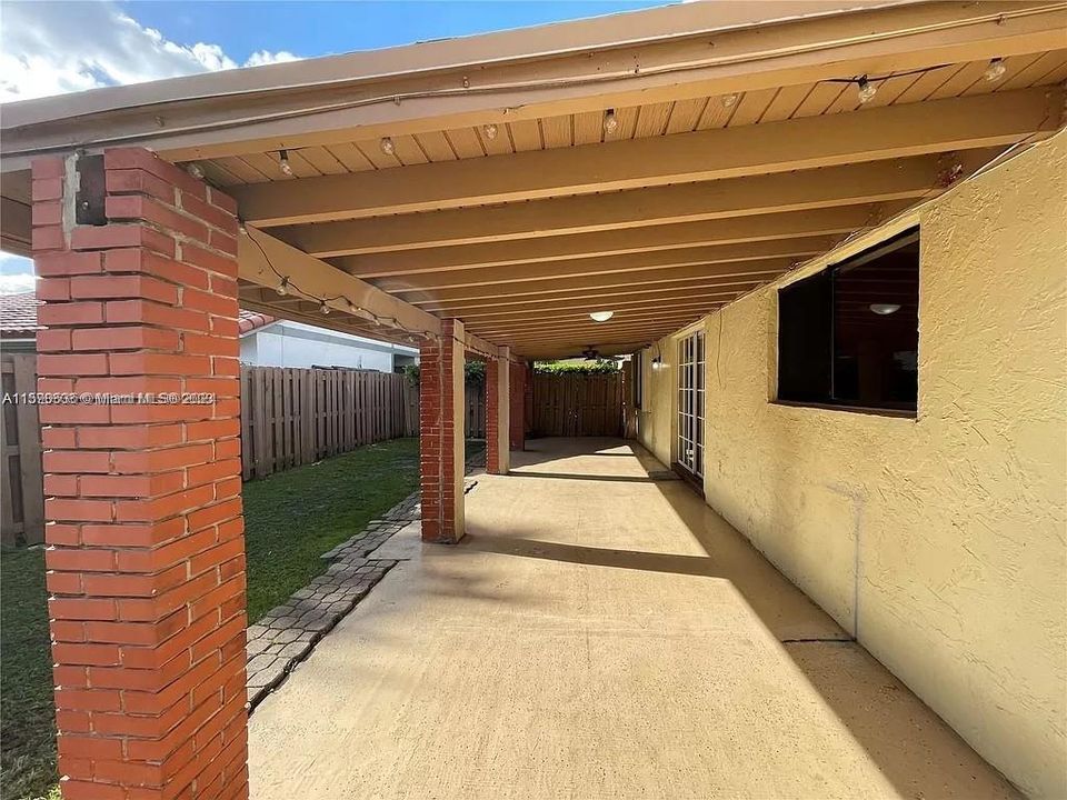 En Venta: $625,000 (4 camas, 3 baños, 1346 Pies cuadrados)