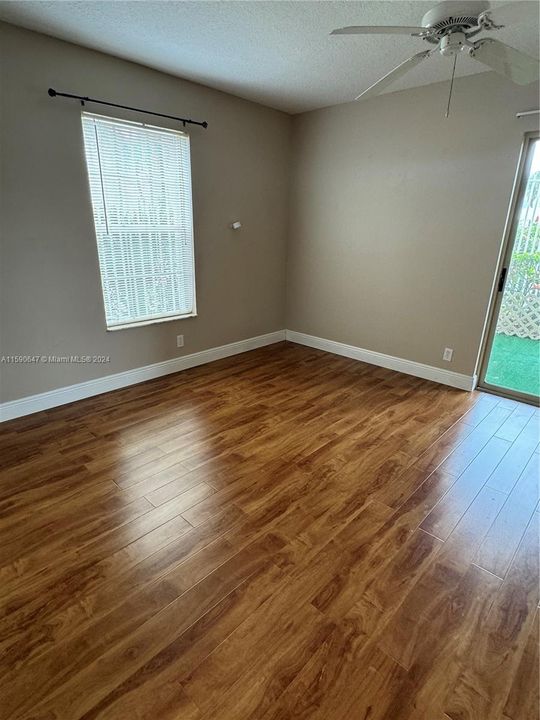 Recently Rented: $2,300 (2 beds, 2 baths, 981 Square Feet)