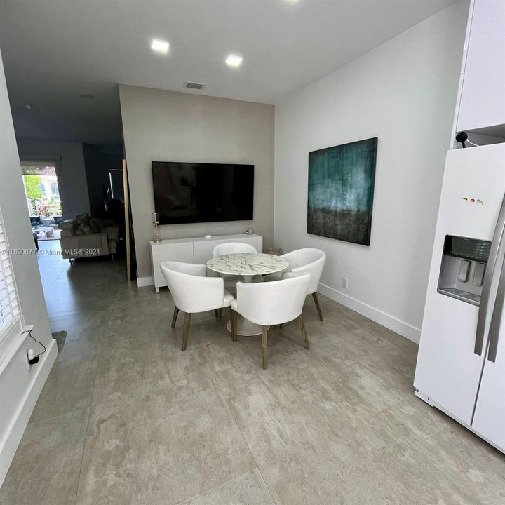 Active With Contract: $8,450 (3 beds, 3 baths, 2498 Square Feet)