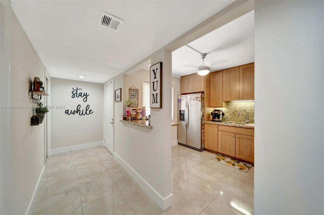 Active With Contract: $2,500 (2 beds, 2 baths, 1256 Square Feet)