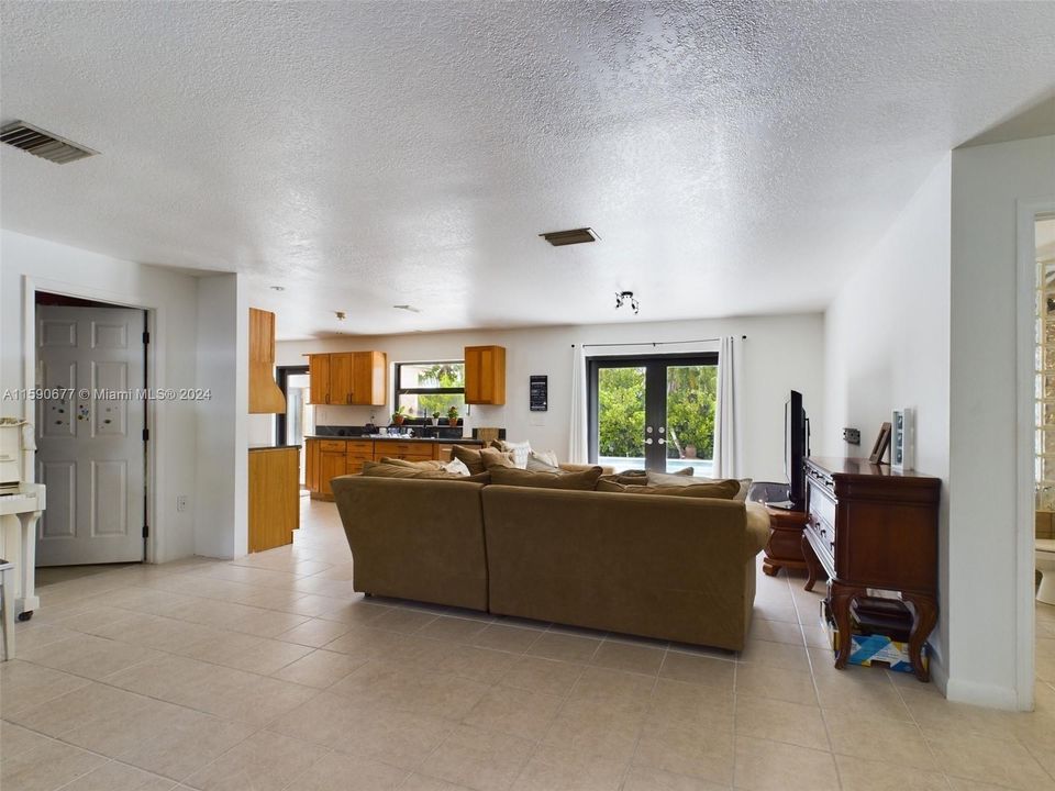 For Sale: $750,000 (5 beds, 3 baths, 0 Square Feet)