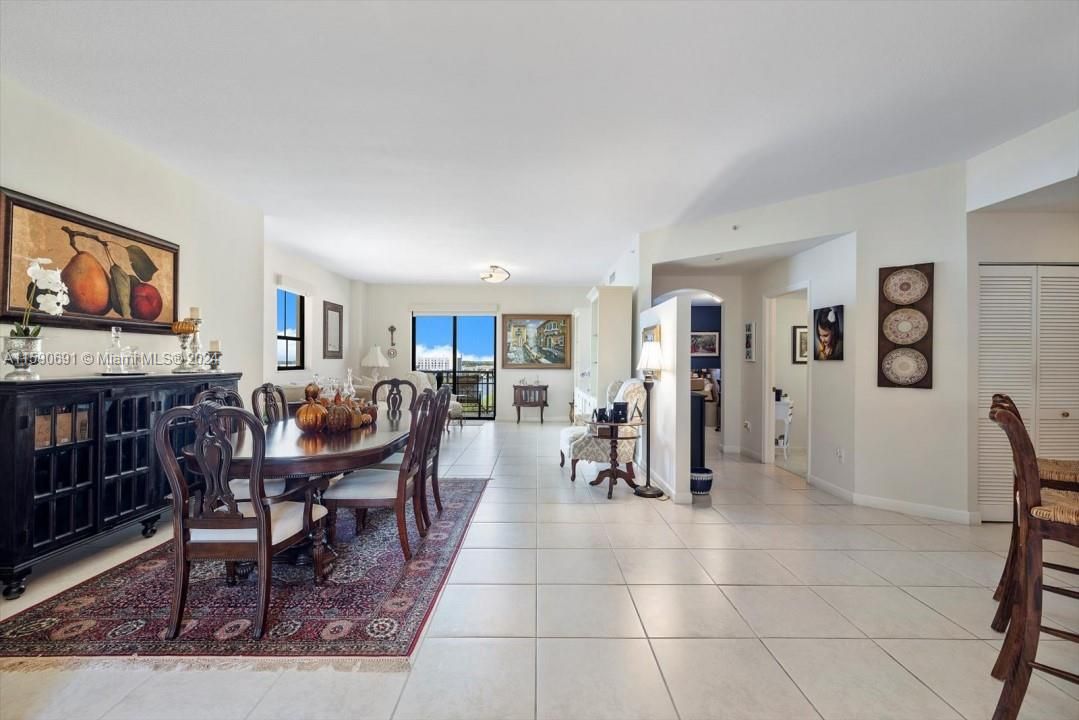 For Sale: $739,500 (2 beds, 2 baths, 1925 Square Feet)