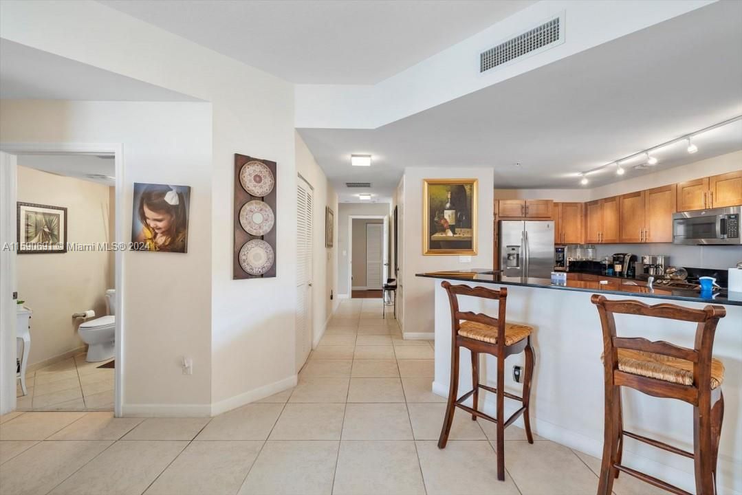 For Sale: $739,500 (2 beds, 2 baths, 1925 Square Feet)