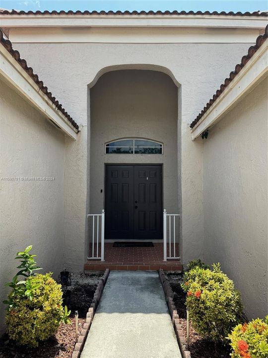 Recently Rented: $5,400 (4 beds, 2 baths, 2073 Square Feet)