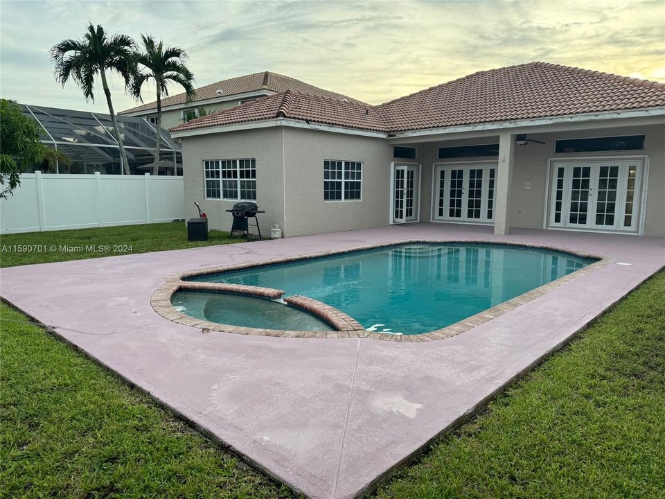 Recently Rented: $5,400 (4 beds, 2 baths, 2073 Square Feet)