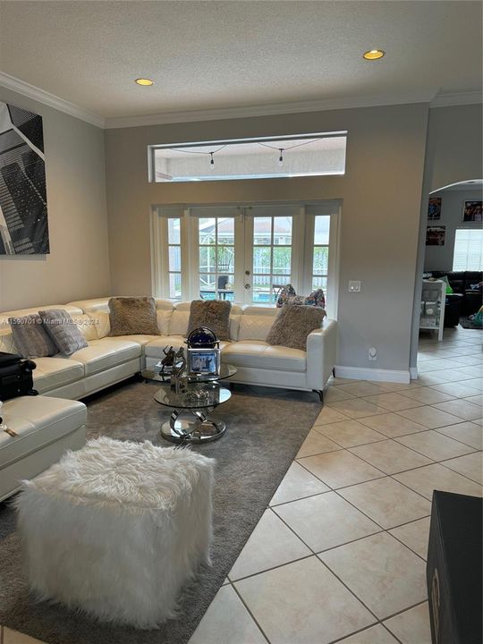 Recently Rented: $5,400 (4 beds, 2 baths, 2073 Square Feet)