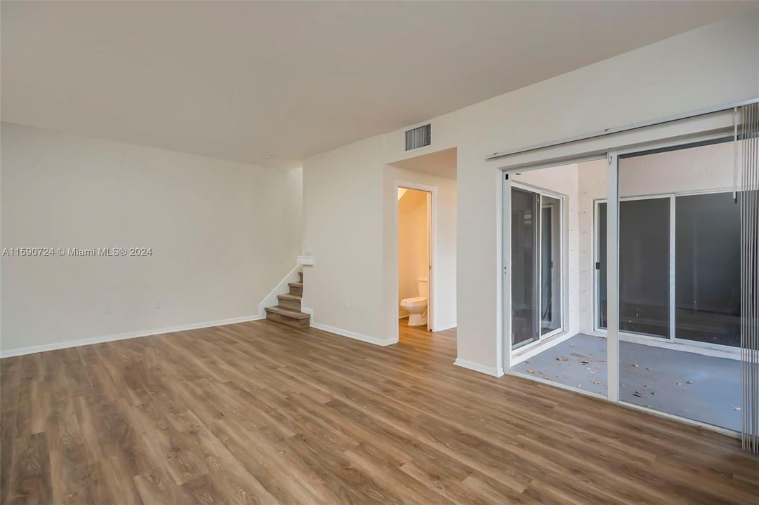 Active With Contract: $2,800 (3 beds, 2 baths, 1420 Square Feet)