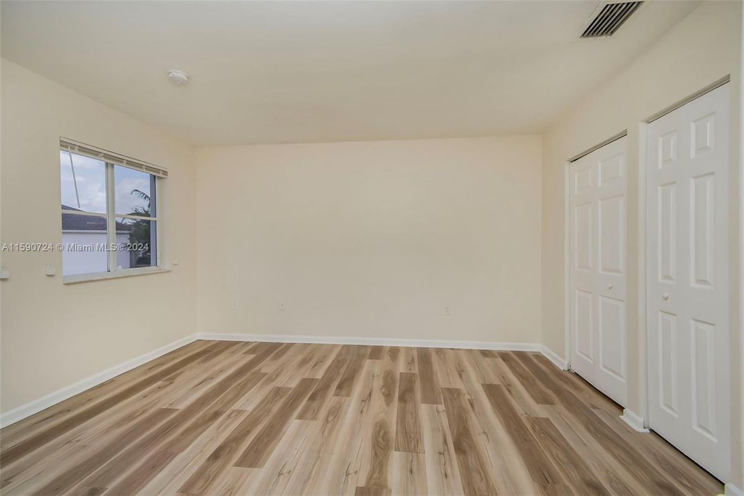 Active With Contract: $2,800 (3 beds, 2 baths, 1420 Square Feet)