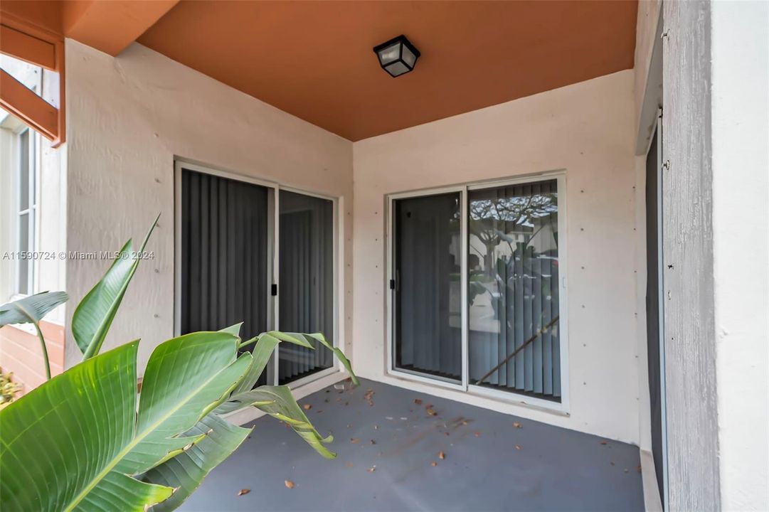 Active With Contract: $2,800 (3 beds, 2 baths, 1420 Square Feet)