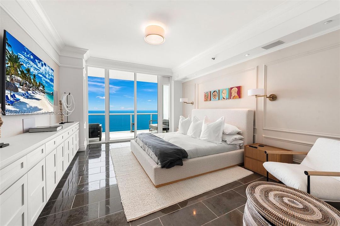 Recently Sold: $5,995,000 (2 beds, 2 baths, 1870 Square Feet)