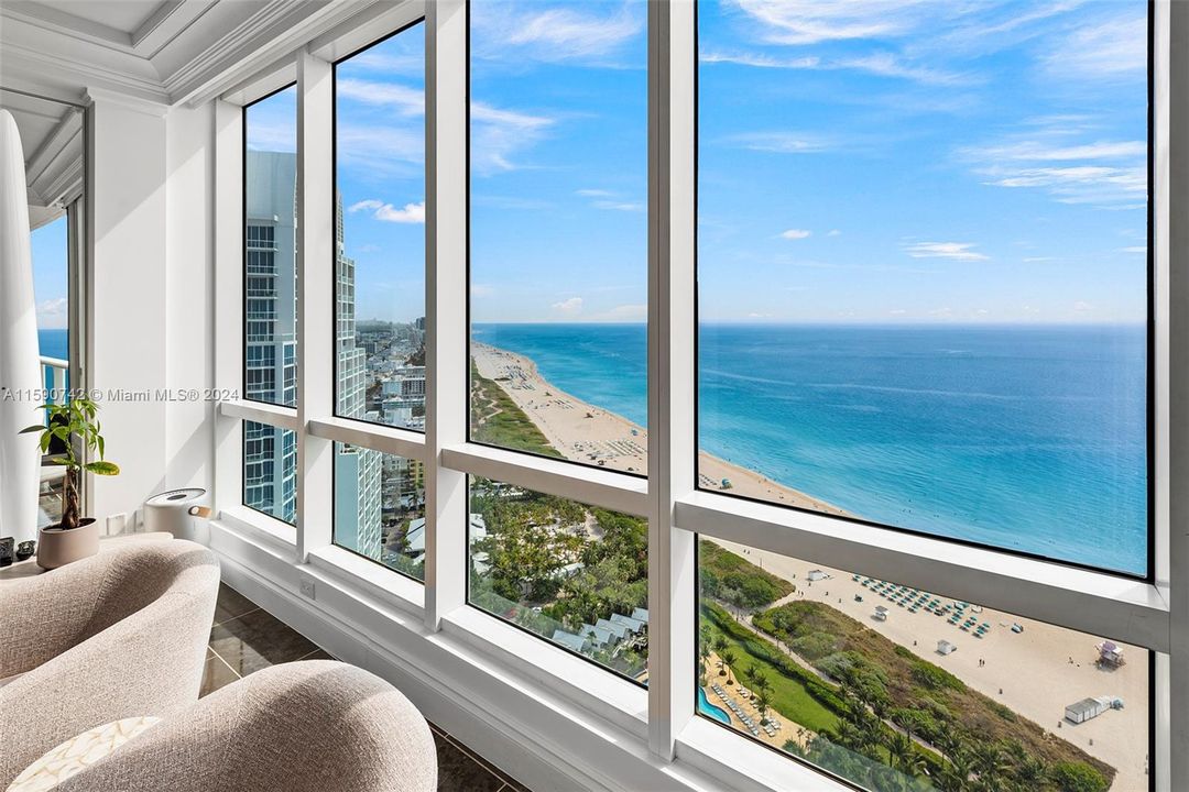 Recently Sold: $5,995,000 (2 beds, 2 baths, 1870 Square Feet)