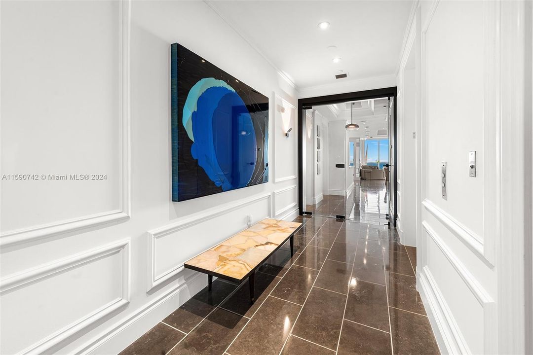 Recently Sold: $5,995,000 (2 beds, 2 baths, 1870 Square Feet)