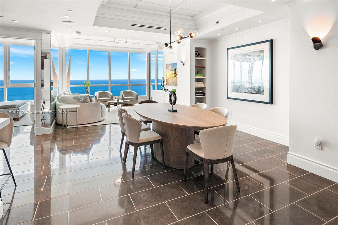 Recently Sold: $5,995,000 (2 beds, 2 baths, 1870 Square Feet)