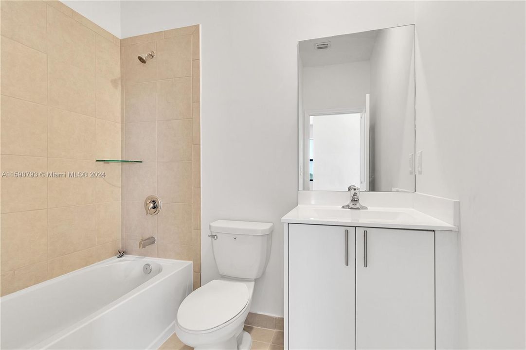 Active With Contract: $3,100 (3 beds, 2 baths, 1812 Square Feet)
