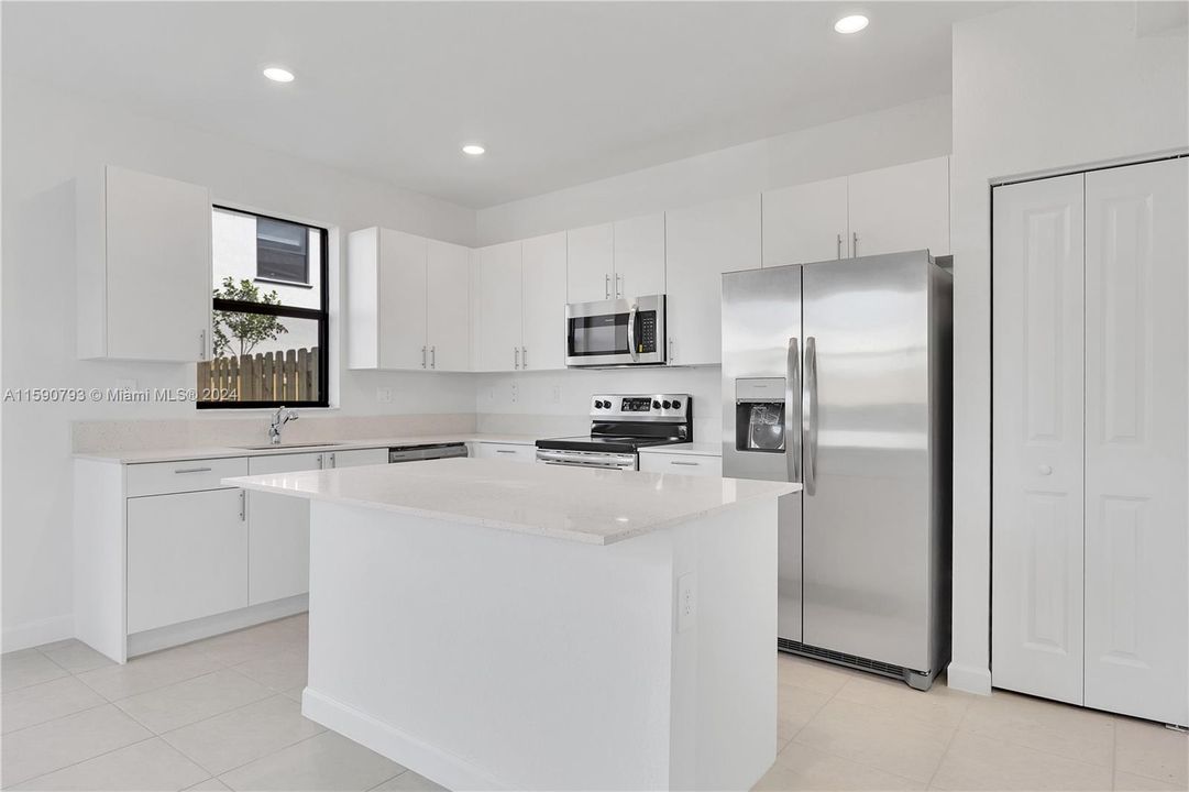 Active With Contract: $3,100 (3 beds, 2 baths, 1812 Square Feet)