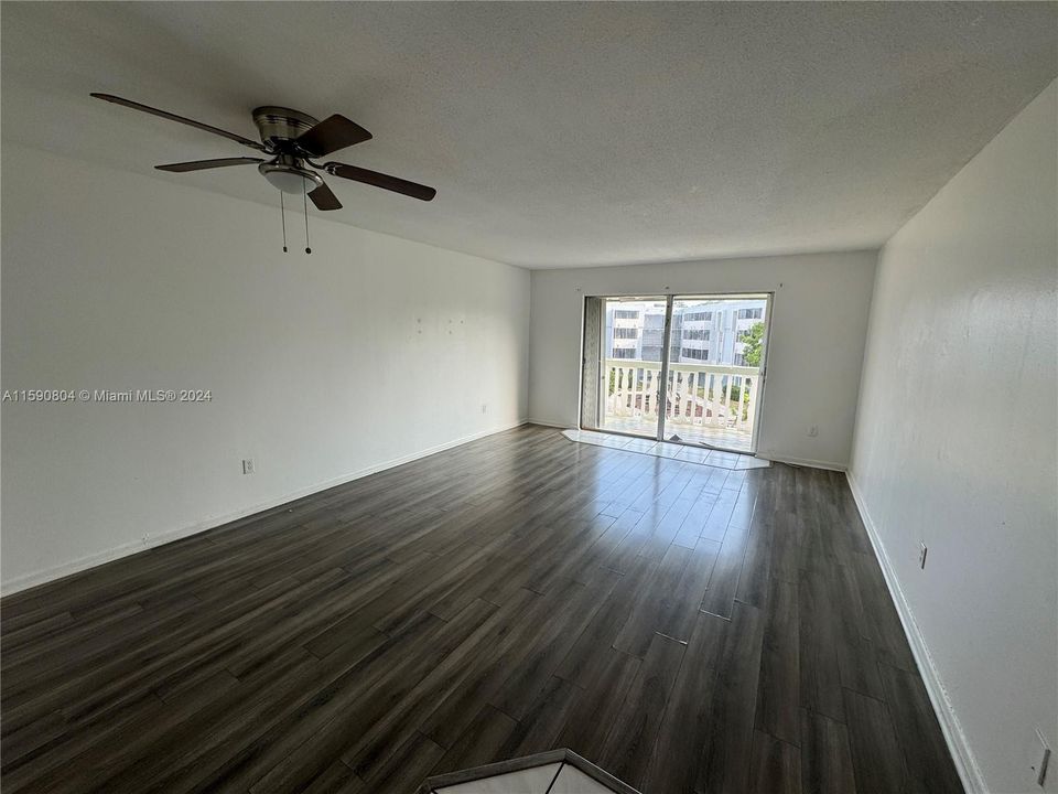 Recently Rented: $1,600 (1 beds, 1 baths, 740 Square Feet)