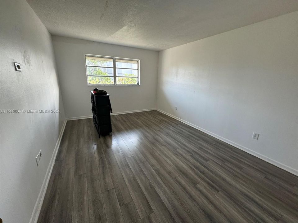 Recently Rented: $1,600 (1 beds, 1 baths, 740 Square Feet)