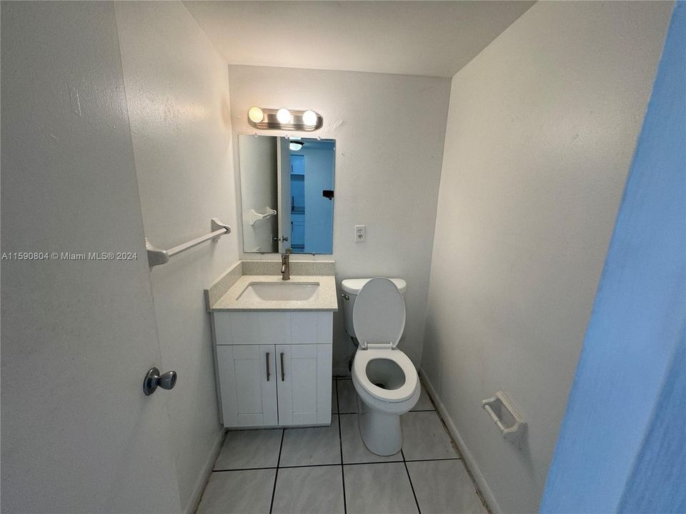 Recently Rented: $1,600 (1 beds, 1 baths, 740 Square Feet)