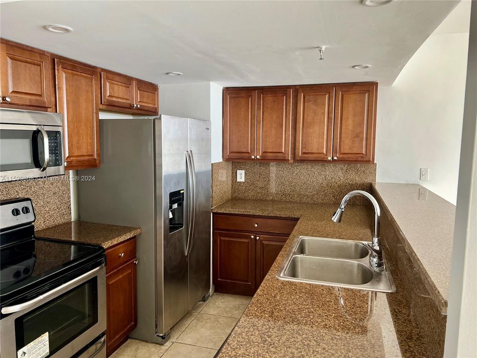 For Sale: $495,000 (1 beds, 1 baths, 1080 Square Feet)