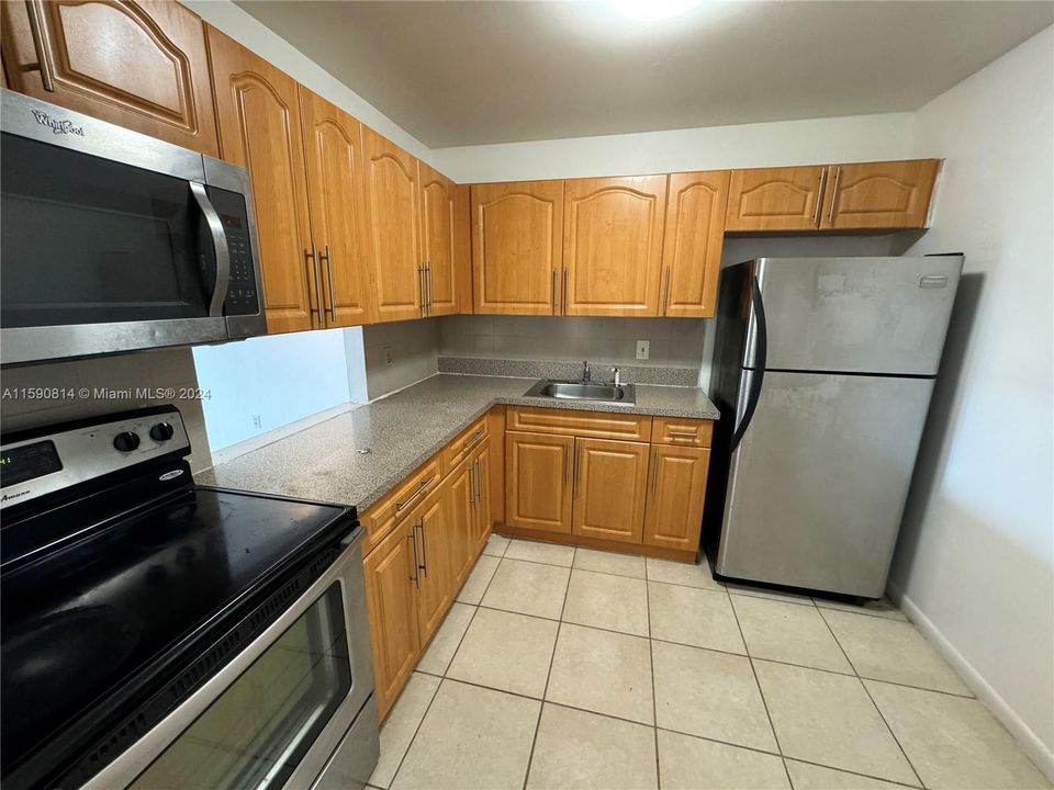 Recientemente alquilado: $1,600 (1 camas, 1 baños, 740 Pies cuadrados)