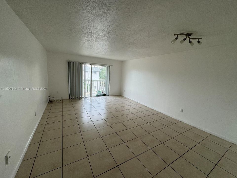 Recientemente alquilado: $1,600 (1 camas, 1 baños, 740 Pies cuadrados)