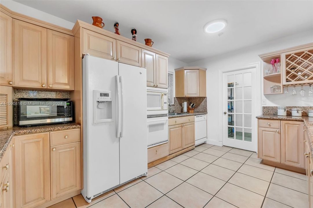 For Sale: $849,000 (3 beds, 2 baths, 1910 Square Feet)