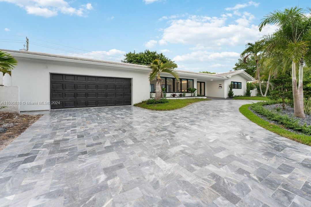 For Sale: $3,477,500 (4 beds, 3 baths, 2675 Square Feet)