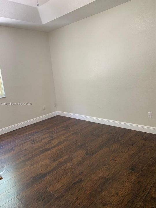 Active With Contract: $2,900 (3 beds, 2 baths, 1450 Square Feet)