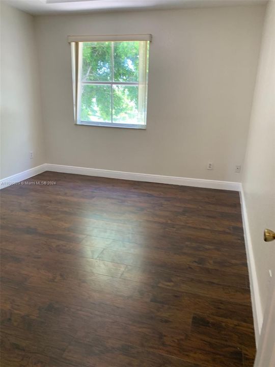 Active With Contract: $2,900 (3 beds, 2 baths, 1450 Square Feet)