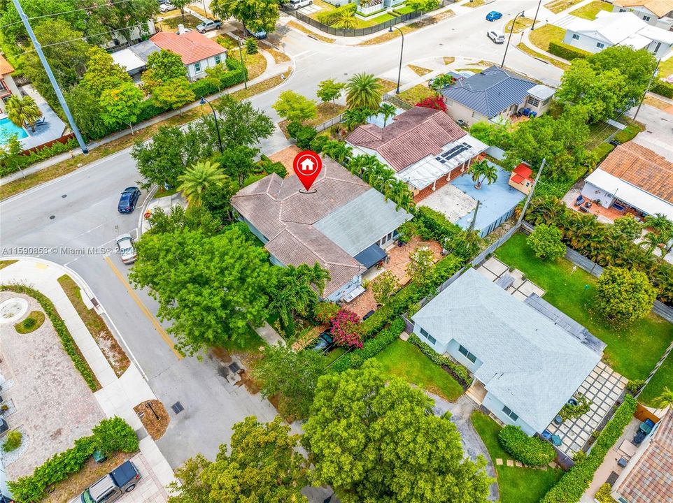 For Sale: $1,050,000 (4 beds, 3 baths, 2233 Square Feet)