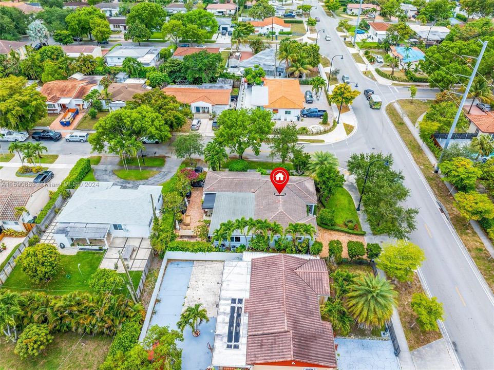 For Sale: $1,050,000 (4 beds, 3 baths, 2233 Square Feet)