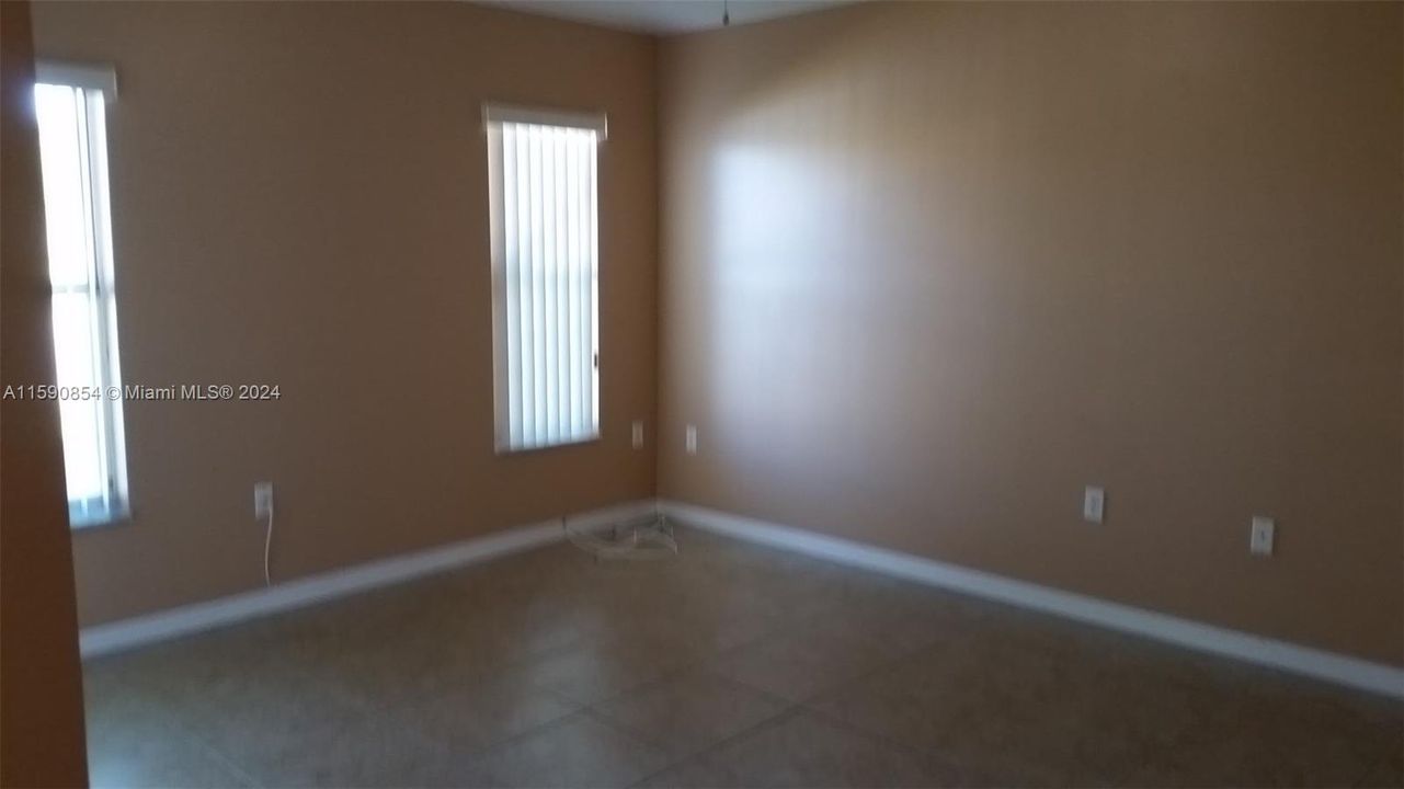 Active With Contract: $2,700 (3 beds, 2 baths, 1739 Square Feet)